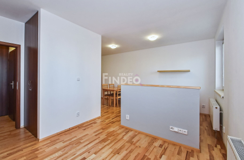 Pronájem 1+kk/terasa Klecany