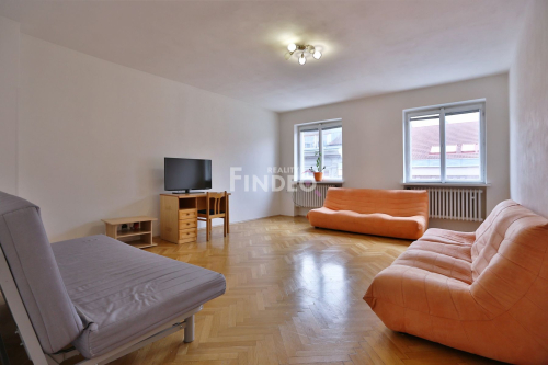 Prodej bytu 3+1 Praha 2 Vinohrady, 86 m2, 4.patro s výtahem, převod do OV