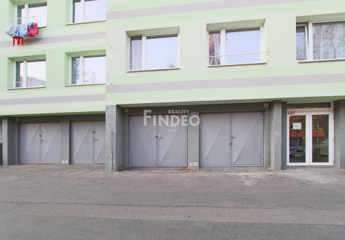 Prodej garáže, Králův Dvůr, Nad Staionem