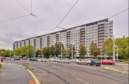 Pronájem 2+kk Kobylisy, 8.patro, volný po domluvě