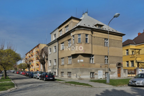Prodej prvorepublikové vily se 3 bytovými jednotkami, Olomouc