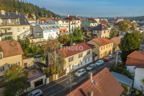 Prodej dvougeneračního RD Praha 5 Zbraslav